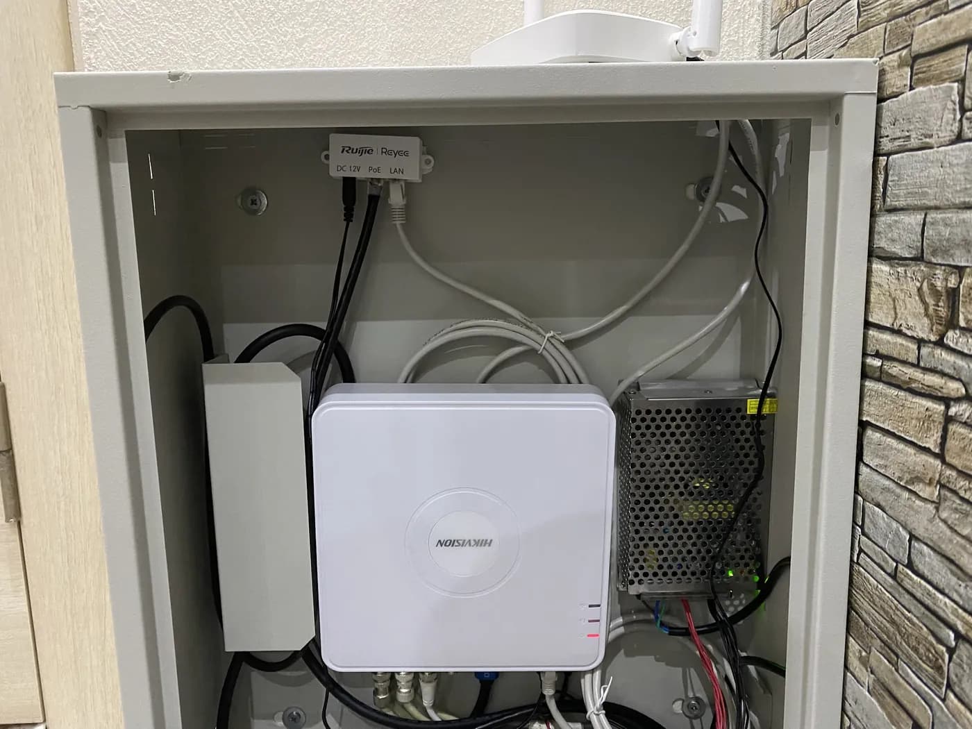 Kayıt cihazı ve switch kabineti